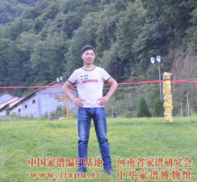 刘鑫（高级排版师）.jpg