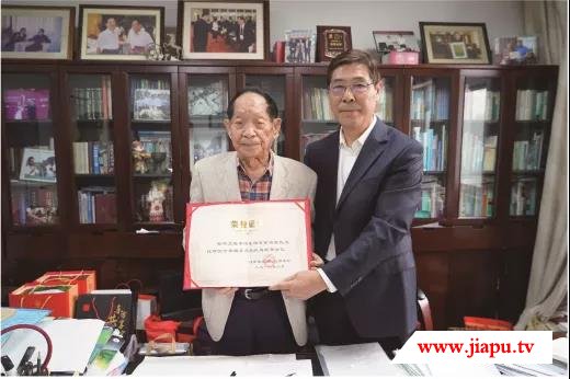 袁学忠撰文回忆袁隆平与河南袁姓的往事，深切缅怀袁隆平宗亲 (8).jpg